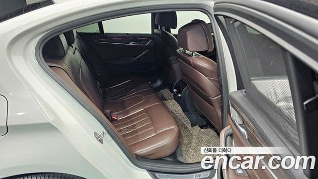 BMW 5 Series 2020 — Şəkil 12/20