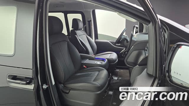 Hyundai Staria 2025 — ფოტო 11/20