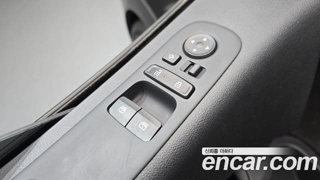 Hyundai Staria 2025 — ფოტო 14/20