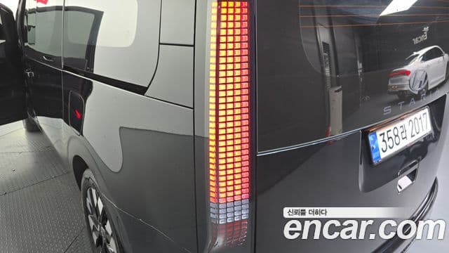 Hyundai Staria 2025 — Photo 19/31