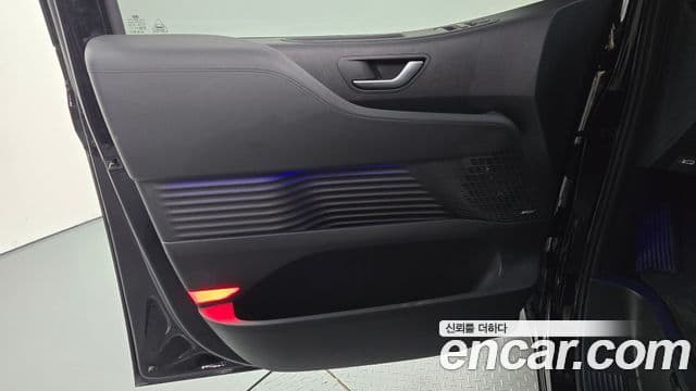 Hyundai Staria 2025 — Photo 21/31