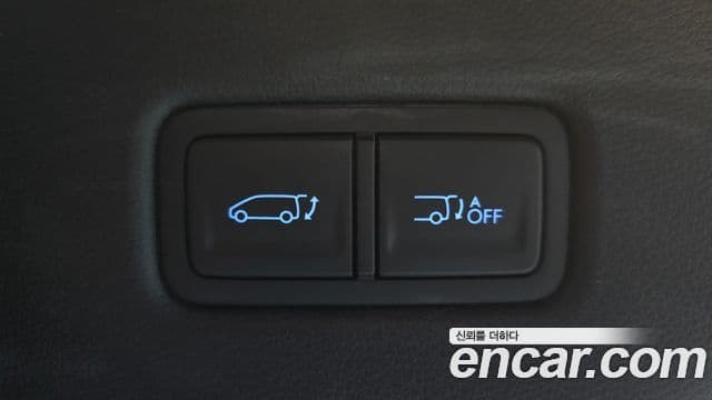 Hyundai Staria 2025 — Photo 8/31