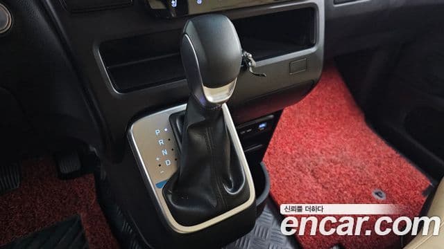 Hyundai Staria 2024 — ფოტო 9/20