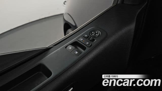 Hyundai Staria 2024 — ფოტო 17/20