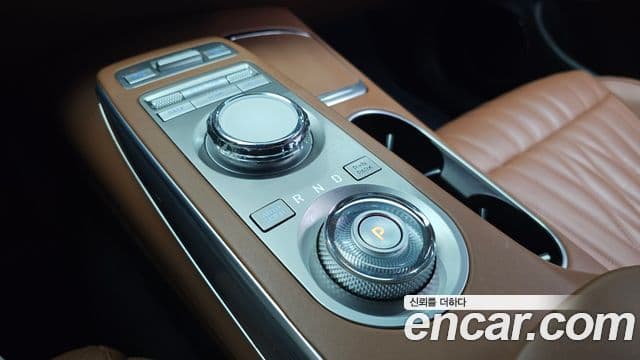 Genesis GV70 2021 — Şəkil 9/20