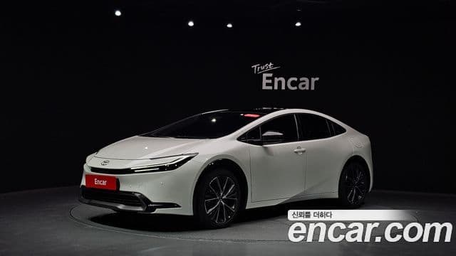Toyota Prius 2025 — Photo 8/35