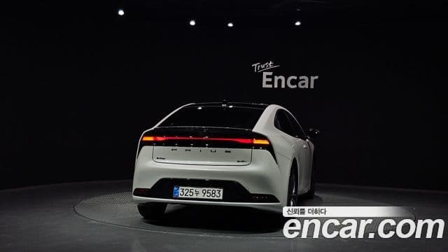 Toyota Prius 2025 — Photo 33/35