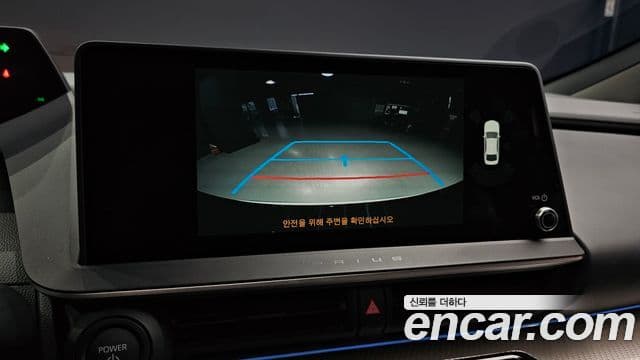Toyota Prius 2025 — Photo 5/35
