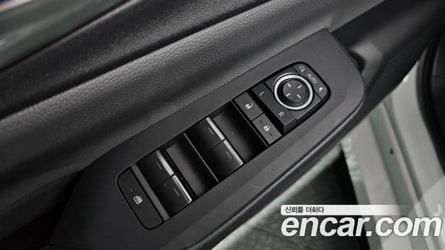 Toyota Prius 2025 — Photo 15/35