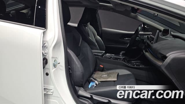 Toyota Prius 2025 — Photo 18/35