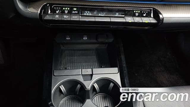 Toyota Prius 2025 — Photo 7/35