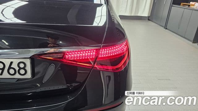 Mercedes-Benz S-Class 2021 — Photo 28/32