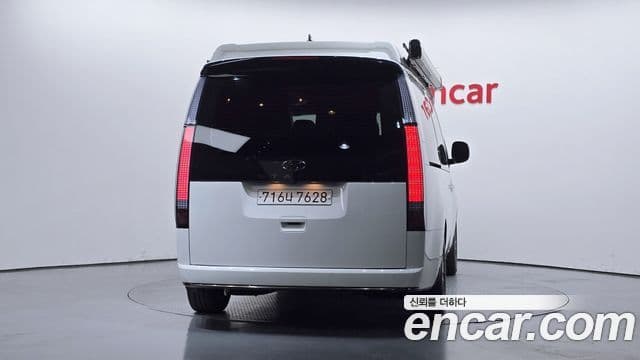 Hyundai Staria 2024 — Photo 17/20