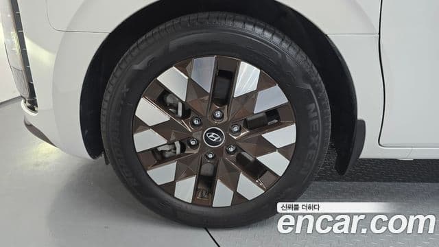 Hyundai Staria 2024 — ფოტო 5/20