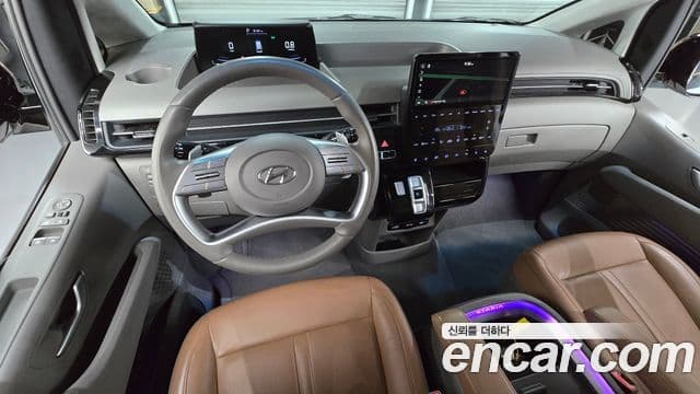 Hyundai Staria 2024 — Photo 9/20