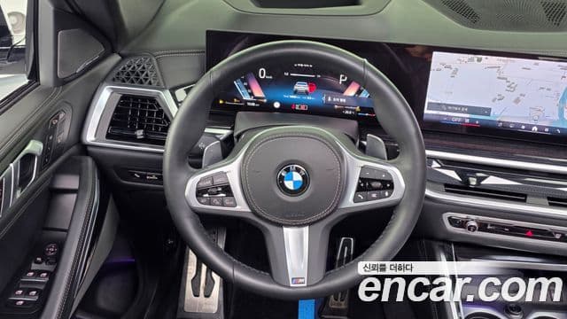 BMW X6 2023 — ფოტო 13/20