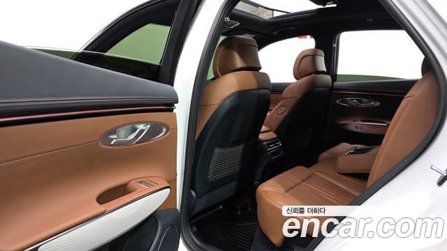Genesis GV70 2025 — Photo 27/33