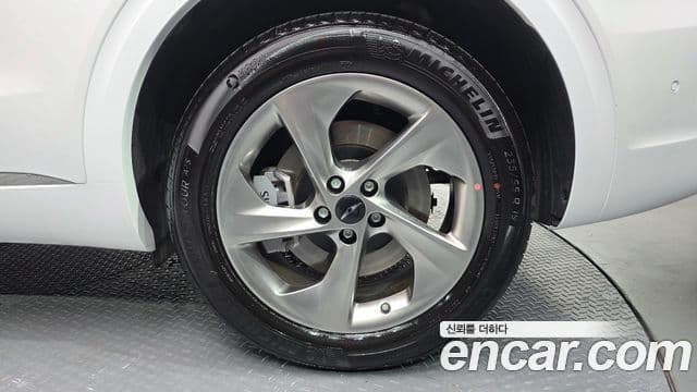 Genesis GV70 2025 — Photo 29/33