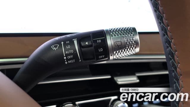 Genesis GV70 2025 — Photo 16/33