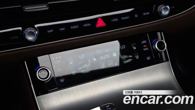 Genesis GV70 2025 — Photo 31/33