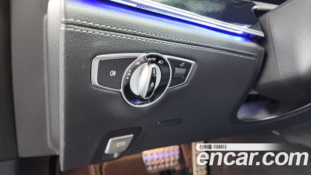 Mercedes-Benz AMG GT 2021 — Photo 9/35