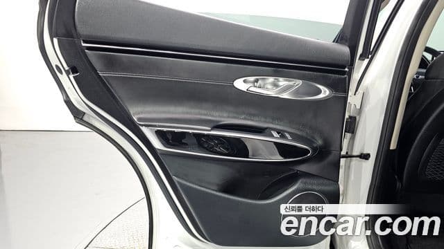 Genesis GV70 2022 — ფოტო 8/32