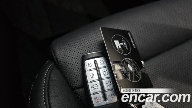 Genesis GV70 2022 — ფოტო 16/32