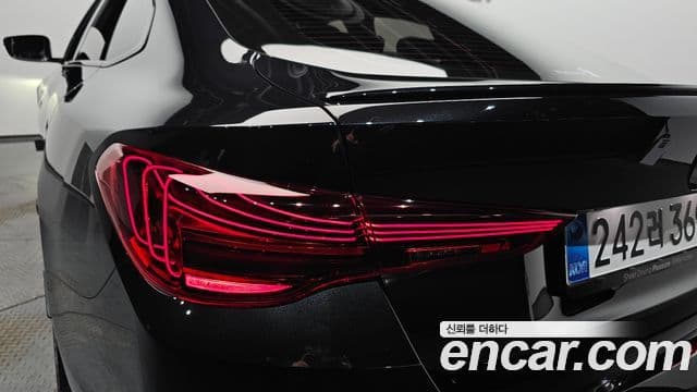 BMW 4 Series 2025 — Photo 16/38
