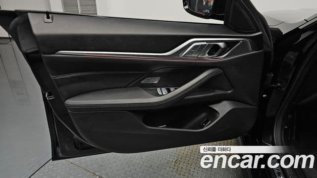BMW 4 Series 2025 — Photo 26/38