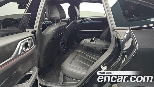BMW 4 Series 2025 — Photo 37/38