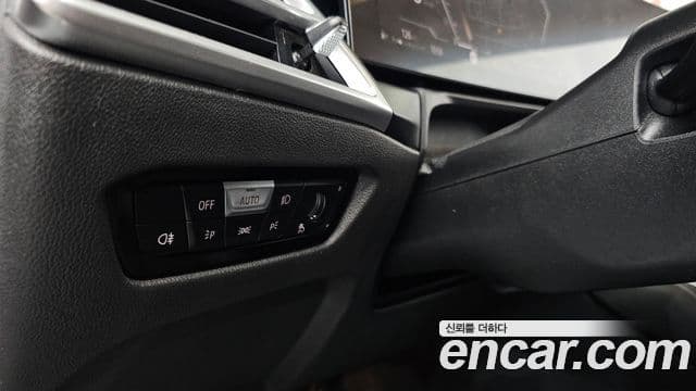 BMW 4 Series 2025 — Photo 22/38