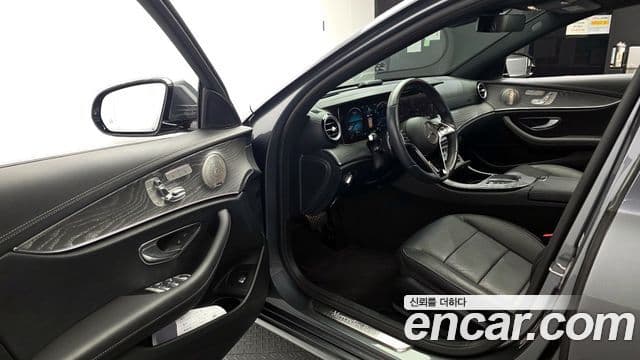 Mercedes-Benz E-Class 2022 — Şəkil 10/20