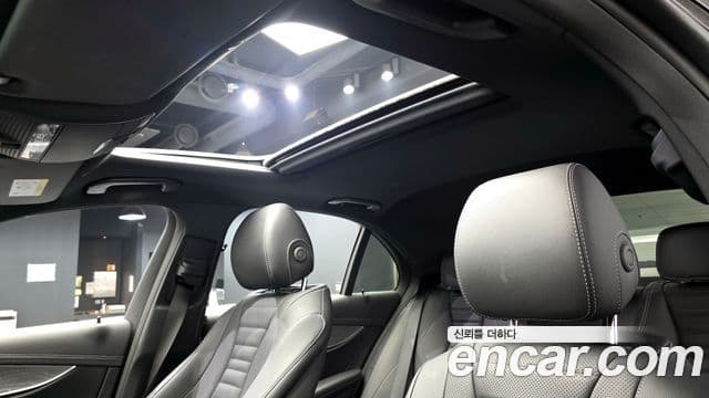 Mercedes-Benz E-Class 2022 — Şəkil 16/20