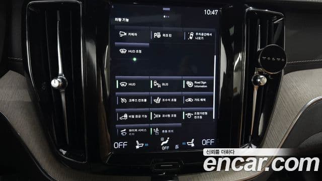 Volvo XC60 2019 — Фото 16/20