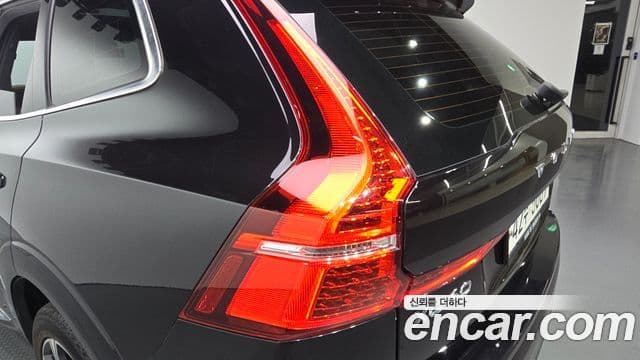 Volvo XC60 2019 — Photo 29/31