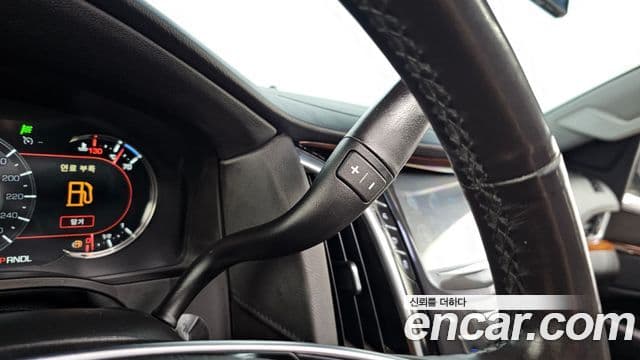 Cadillac Escalade 2018 — Şəkil 9/20