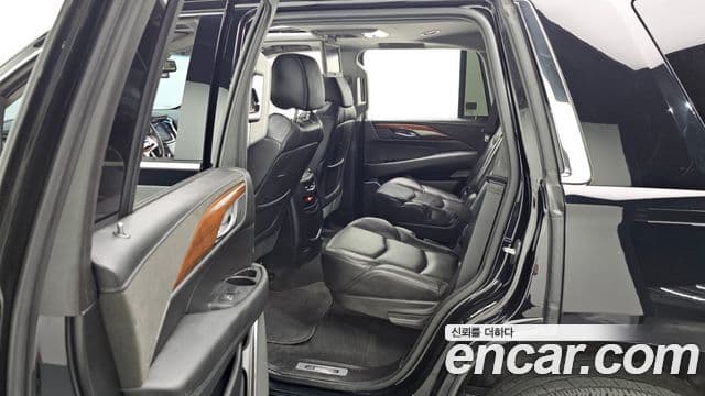 Cadillac Escalade 2018 — Şəkil 11/20