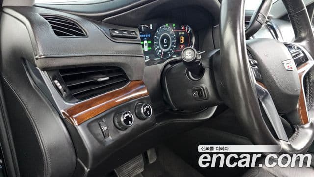 Cadillac Escalade 2018 — Şəkil 19/20