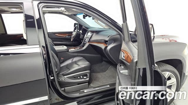 Cadillac Escalade 2018 — Photo 15/31