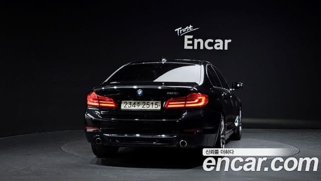 BMW 5 Series 2019 — Фото 4/20