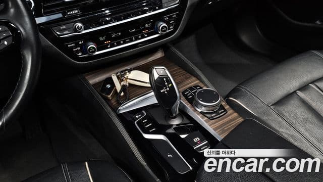 BMW 5 Series 2019 — Фото 9/20