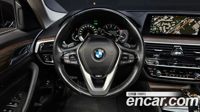 BMW 5 Series 2019 — Фото 13/20