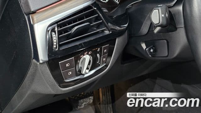 BMW 5 Series 2019 — Фото 14/20