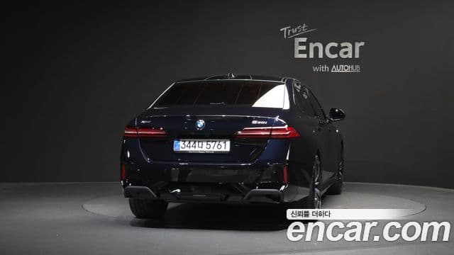 BMW 5 Series 2025 — фото 4 из 20