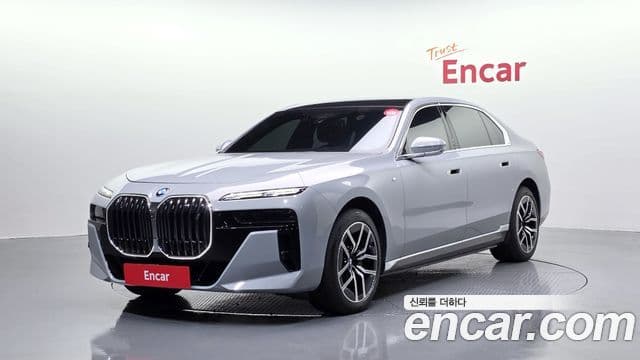 BMW i7 2023 — ფოტო 37/37