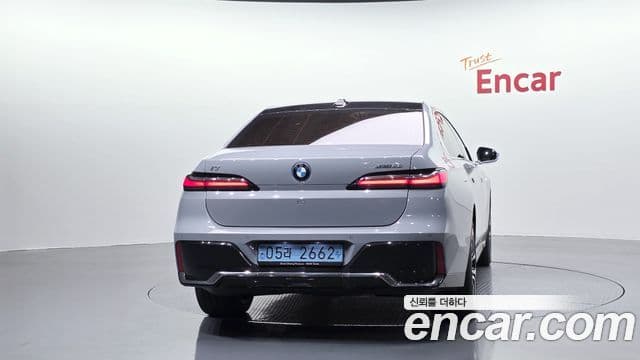 BMW i7 2023 — ფოტო 12/37