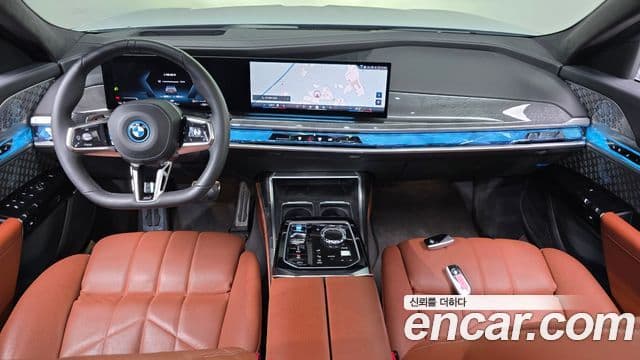 BMW i7 2023 — ფოტო 35/37