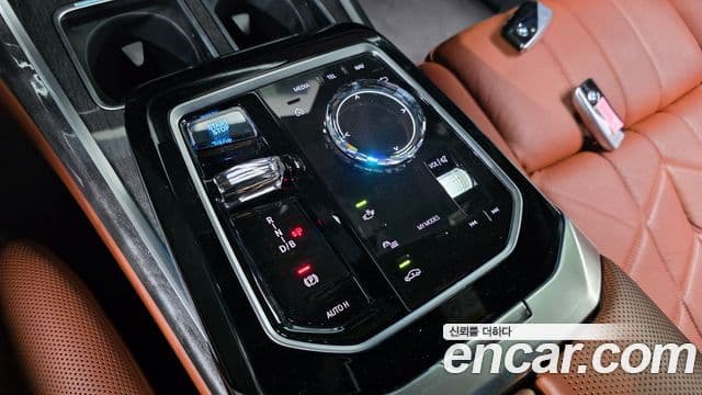 BMW i7 2023 — ფოტო 24/37
