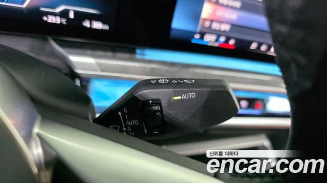 BMW i7 2023 — ფოტო 25/37