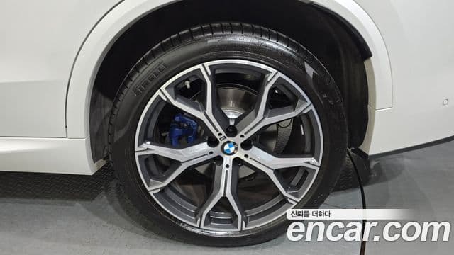 BMW X5 2025 — Photo 17/35